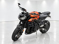2024 Triumph Street Triple, оранжевый, 1229609 рублей - вид 2