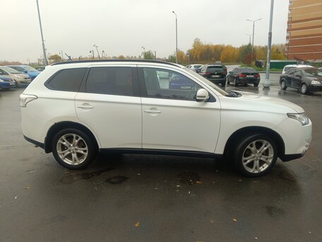 2013 Mitsubishi Outlander III, белый, 1200000 рублей, вид 2