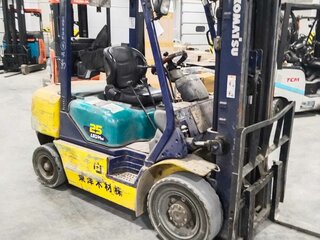 2002 Komatsu FD25, жёлтый, 950000 рублей, вид 1