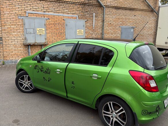2011 Opel Corsa D Рестайлинг II, зелёный, 400000 рублей - вид 2