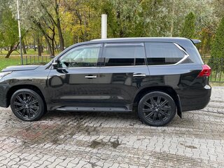 2016 Lexus LX 570 III Рестайлинг 2, чёрный, 8500000 рублей, вид 3