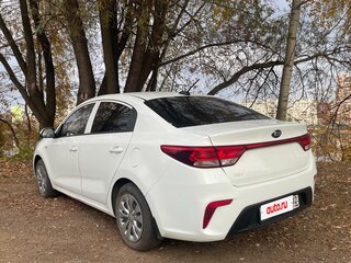 2017 Kia Rio IV, белый, 909000 рублей, вид 5
