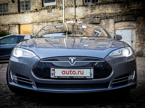 2013 Tesla Model S S85 I, серый, 1688482 рублей - вид 4