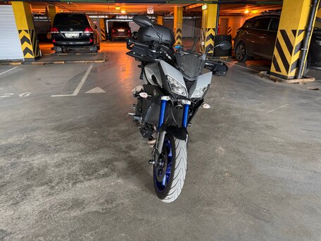 2015 Yamaha MT-09 Tracer (FJ-09), серый, 680000 рублей, вид 2