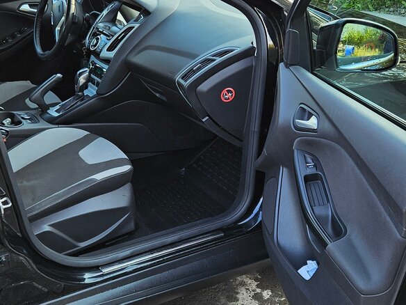 2014 Ford Focus III, чёрный, 1000000 рублей - вид 11