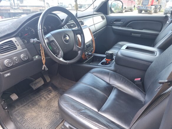 2008 Chevrolet Tahoe III, серый, 1300000 рублей - вид 6