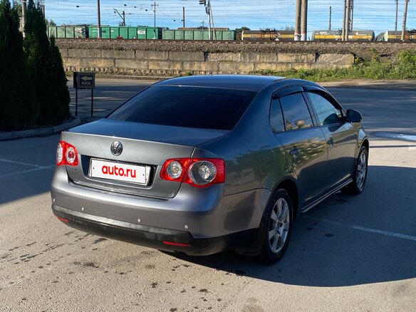2008 Volkswagen Jetta V, серый, 590000 рублей - вид 1