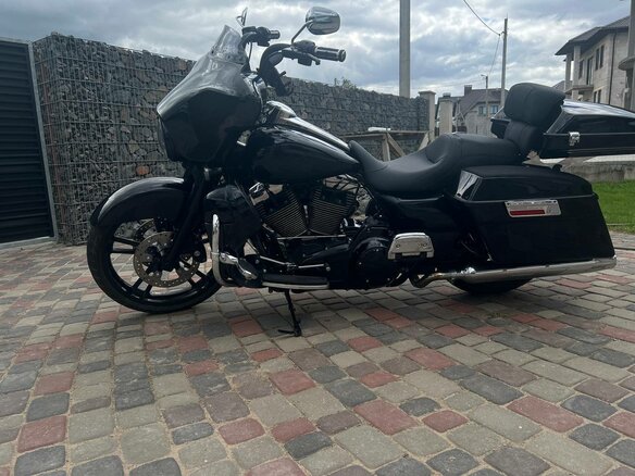 2011 Harley-Davidson Road Glide, чёрный, 725000 рублей
