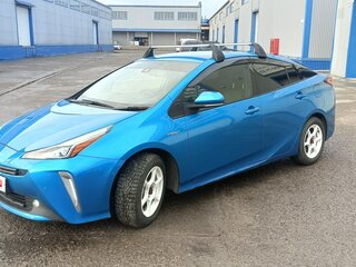 2019 Toyota Prius IV Рестайлинг (XW50), синий, 1750000 рублей, вид 3