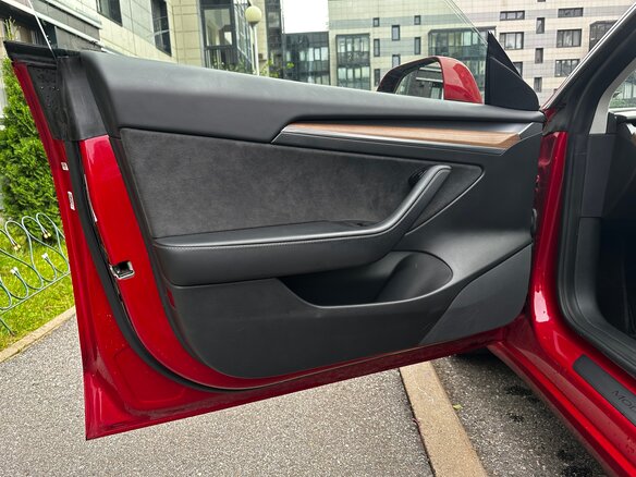 2021 Tesla Model 3 Long Range I, красный, 4050000 рублей - вид 11