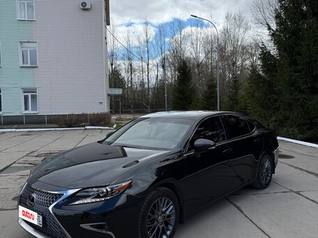 2017 Lexus ES 250 VI Рестайлинг, чёрный, 3000000 рублей, вид 2