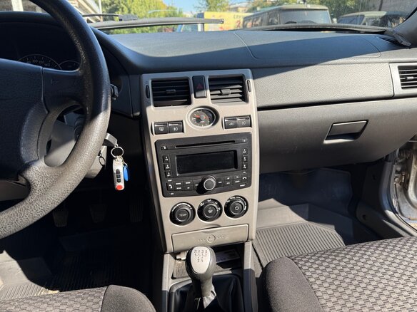 2011 Lada (ВАЗ) Priora I, серебристый, 400000 рублей - вид 14