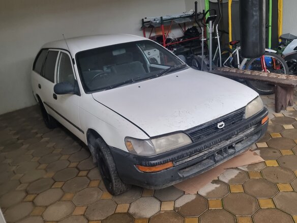 1993 Toyota Corolla VII (E100), белый, 120000 рублей - вид 1