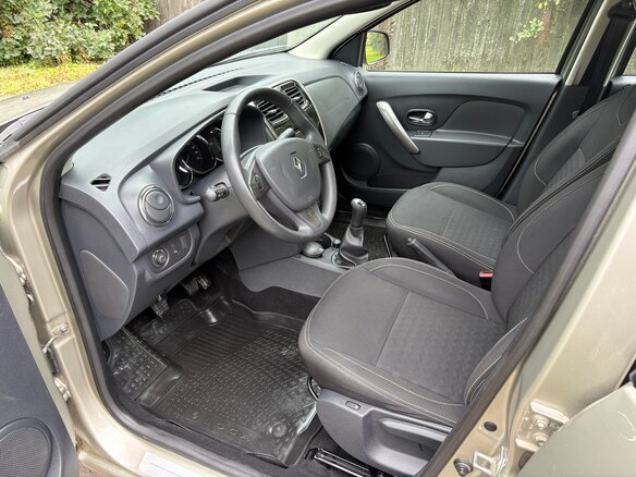 2014 Renault Logan II, бежевый, 770000 рублей - вид 18