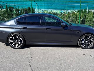 2018 BMW M5 VI (F90), серый, 9450000 рублей, вид 4