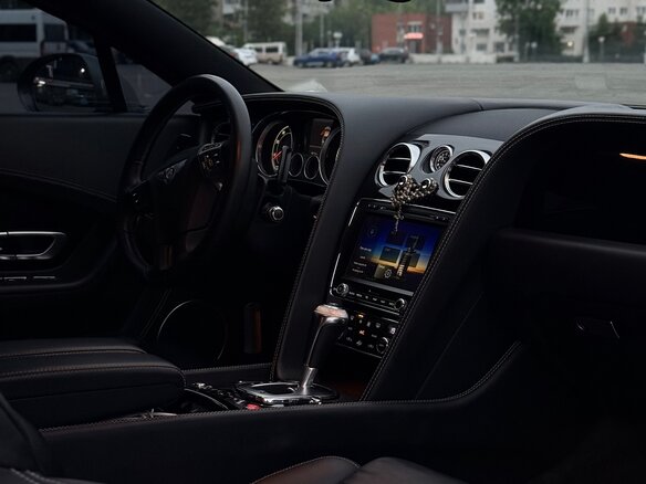2012 Bentley Continental GT II, серый, 5200000 рублей - вид 6