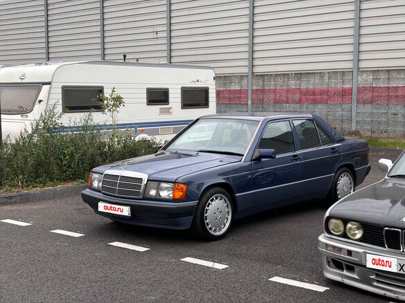 1993 Mercedes-Benz 190 (W201), синий, 1100000 рублей - вид 1