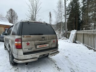 2004 Ford Explorer III, серебристый, 680000 рублей, вид 3