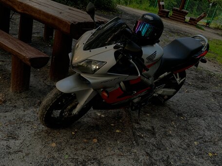 2003 Honda CBR 600F, красный, 410000 рублей, вид 2
