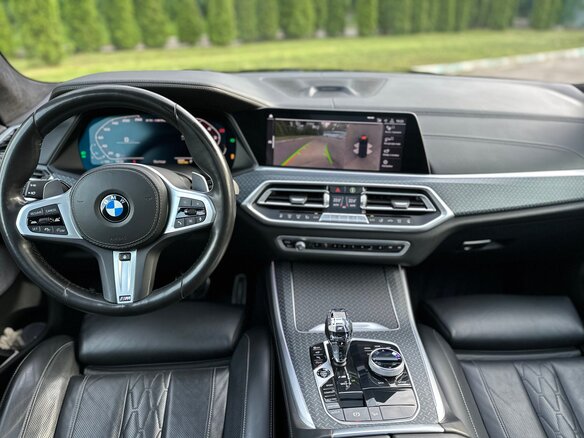 2020 BMW X5 M50i IV (G05/G18), чёрный, 11400000 рублей - вид 7