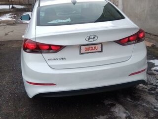 2017 Hyundai Elantra VI (AD), белый, 1350000 рублей, вид 3