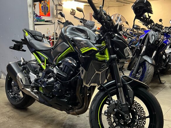 2021 Kawasaki Z 900, серый - вид 1