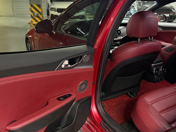 2020 Kia Stinger I, красный, 2700000 рублей - вид 16