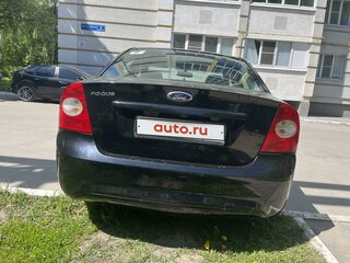 2010 Ford Focus II Рестайлинг, чёрный, 650000 рублей, вид 4