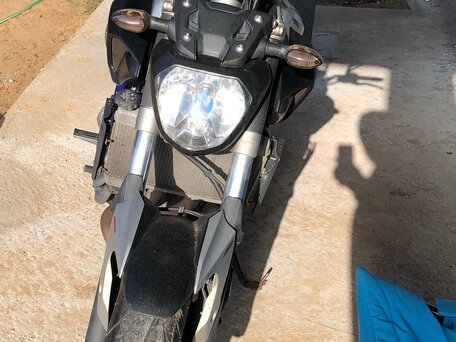 2015 Yamaha MT-07 (FZ-07), серебристый, 630000 рублей, вид 2
