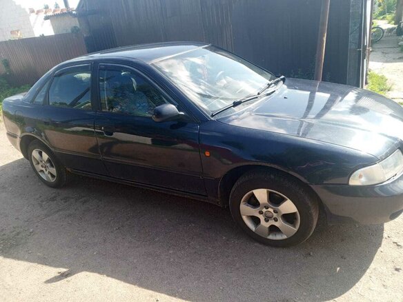 1995 Audi A4 I (B5), синий, 250000 рублей - вид 2