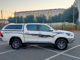 2022 Toyota Hilux VIII Рестайлинг 2, белый, 5000000 рублей, вид 4