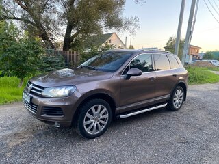 2013 Volkswagen Touareg II, коричневый, 2020000 рублей, вид 1