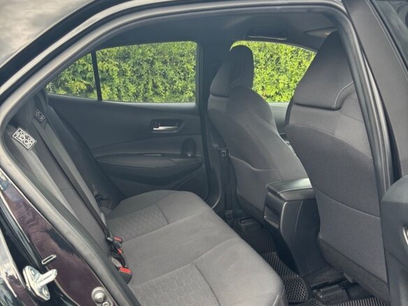2020 Toyota Corolla XII (E210), чёрный, 1850000 рублей - вид 8