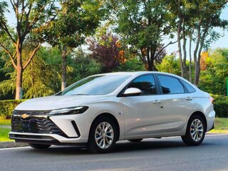 2023 Chevrolet Monza II Рестайлинг, серебристый, 1350000 рублей, вид 1