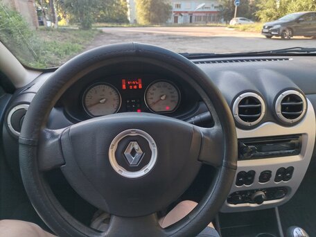 2011 Renault Sandero I, серый, 450000 рублей, вид 5