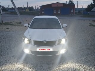 2012 Skoda Octavia II (A5) Рестайлинг, белый, 650000 рублей, вид 2