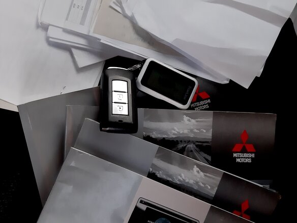 2012 Mitsubishi Outlander III, серый - вид 13