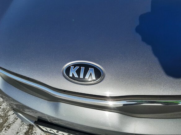 2018 Kia Rio IV, серый, 1510000 рублей - вид 4