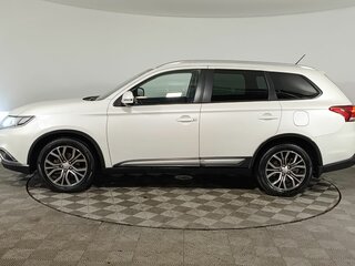 2016 Mitsubishi Outlander III Рестайлинг 2, белый, 1760000 рублей, вид 4