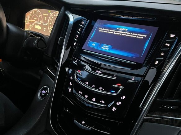 2015 Cadillac Escalade IV, серый, 4050000 рублей - вид 11