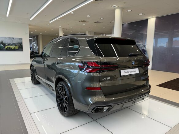 2026 BMW X5 30d IV (G05/G18) Рестайлинг, зелёный - вид 1