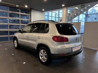 2014 Volkswagen Tiguan I Рестайлинг, серебристый, 1300000 рублей, вид 5