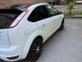 2010 Ford Focus II Рестайлинг, белый, 650000 рублей - вид 4