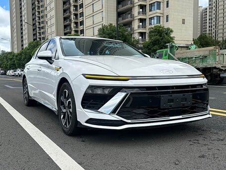 2022 Hyundai Sonata VIII (DN8), белый, 1857000 рублей, вид 3