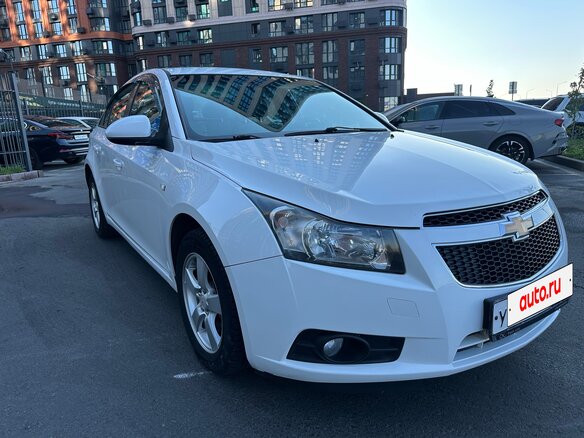 2012 Chevrolet Cruze I, белый, 740000 рублей - вид 5
