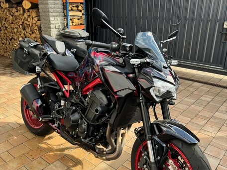 2022 Kawasaki Z 900, красный, 970000 рублей, вид 3