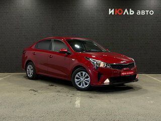 2020 Kia Rio IV Рестайлинг, красный, 1450000 рублей, вид 3