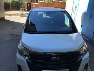 2017 Toyota Noah III (R80), белый, 2080000 рублей, вид 2
