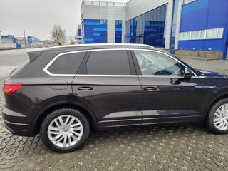 2020 Volkswagen Touareg III, коричневый, 7350000 рублей, вид 5