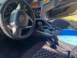2023 Toyota Camry VIII (XV70) Рестайлинг, белый, 4820000 рублей, вид 2